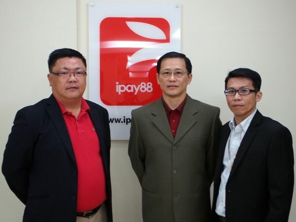 (From L-R): Chan Kok Long and Lim Kok Hing, Executive Directors and Co- Founders of iPay88 Sdn Bhd; and Chong Lee Kean, Business Development Director and Co-Founder of iPay88 Sdn Bhd.